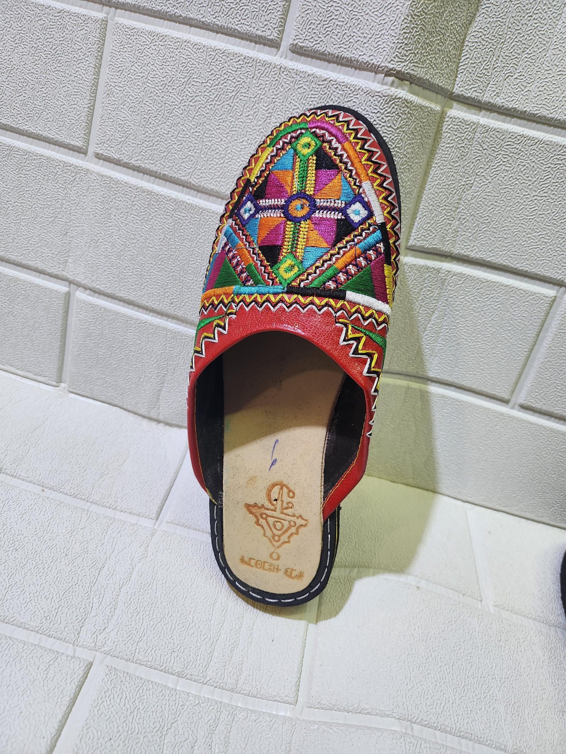 Handmade Moroccan Babouche Slippers For Women – Amazigh Berber Style – Colorful Traditional Moroccan Shoes – Ethnic Artisan Slippers