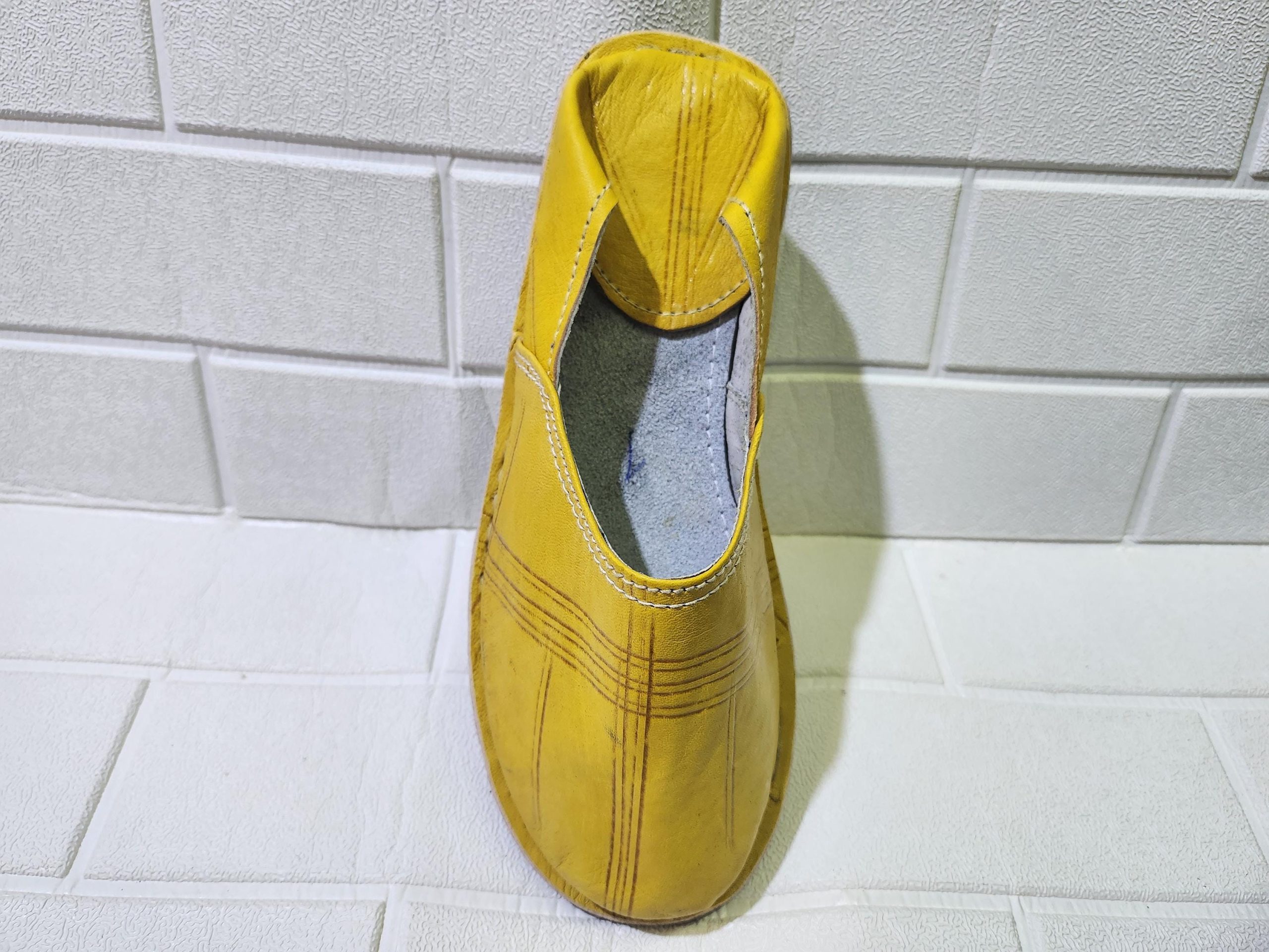 Handmade Moroccan Yellow Leather Babouche For Men – Traditional Slippers – Pointed-toe Leather Shoes – Classic Artisan Moroccan Footwear