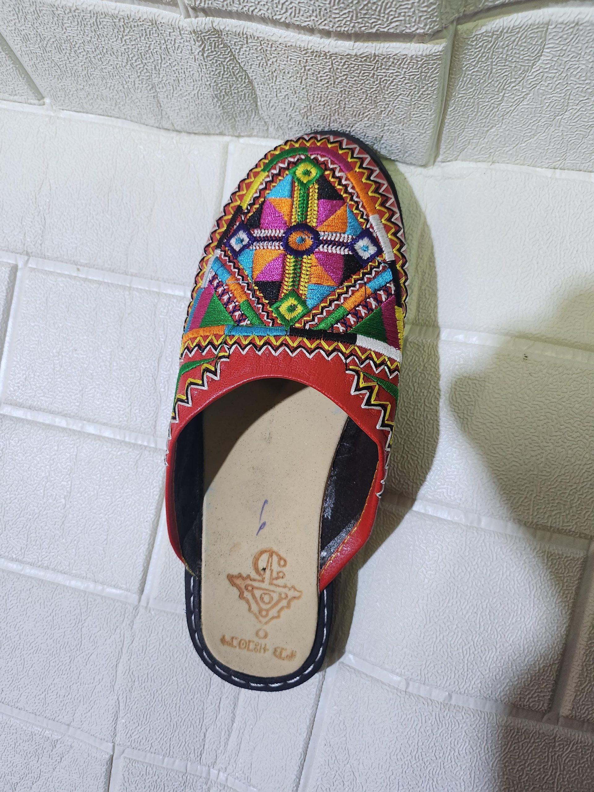 Handmade Moroccan Babouche Slippers For Women – Amazigh Berber Style – Colorful Traditional Moroccan Shoes – Ethnic Artisan Slippers