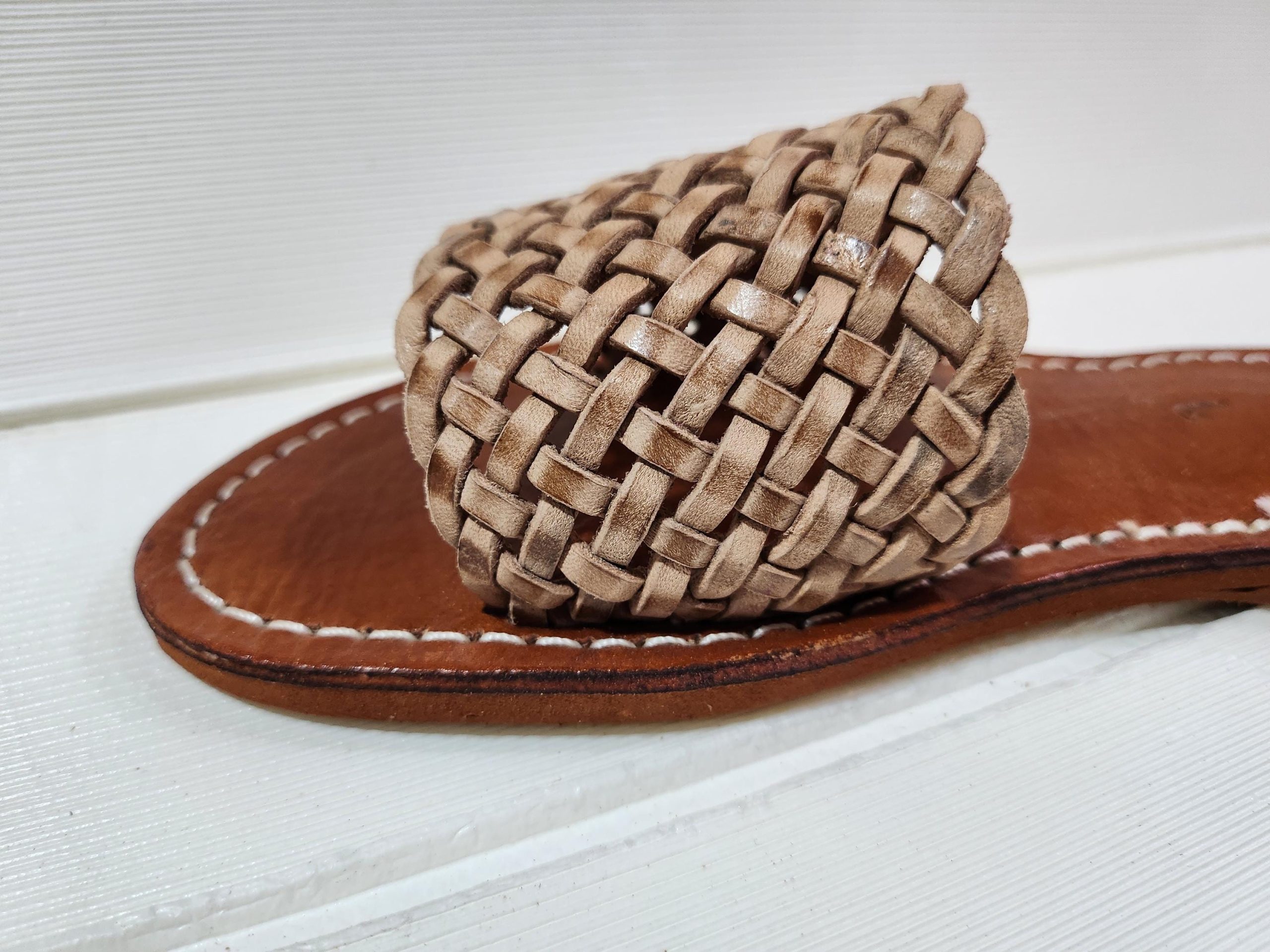 Handmade Moroccan Braided Leather Sandals For Women – Natural Woven Flat Slides – Artisan Marrakech Shoes – Summer Boho Slip-on Flats