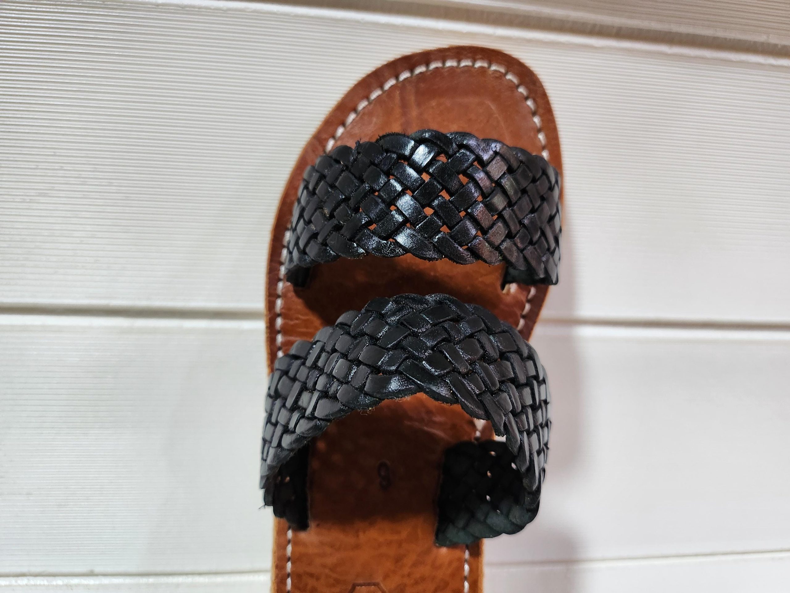 Handmade Moroccan Black Leather Sandals – Woven Double Strap Slides – Women’s Flat Summer Slippers – Boho Artisan Footwear – Open Toe Shoes
